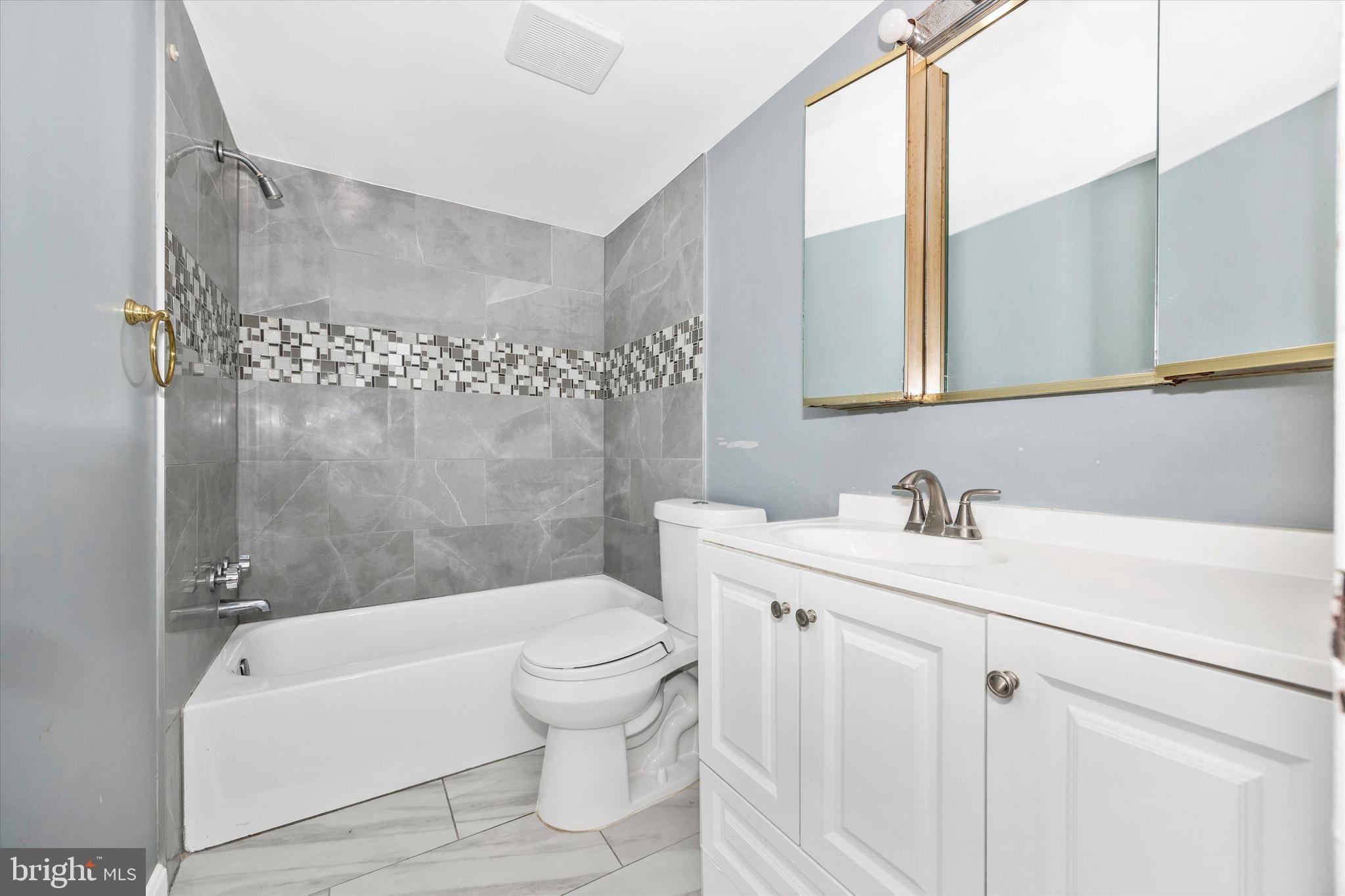 VILLA RIDGE CONDOMINIUM - Residential