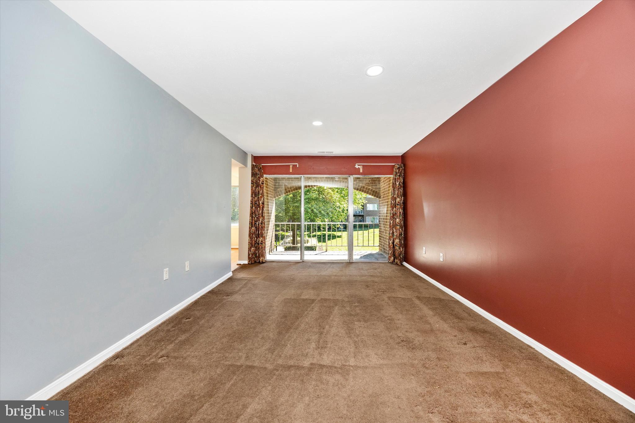 VILLA RIDGE CONDOMINIUM - Residential