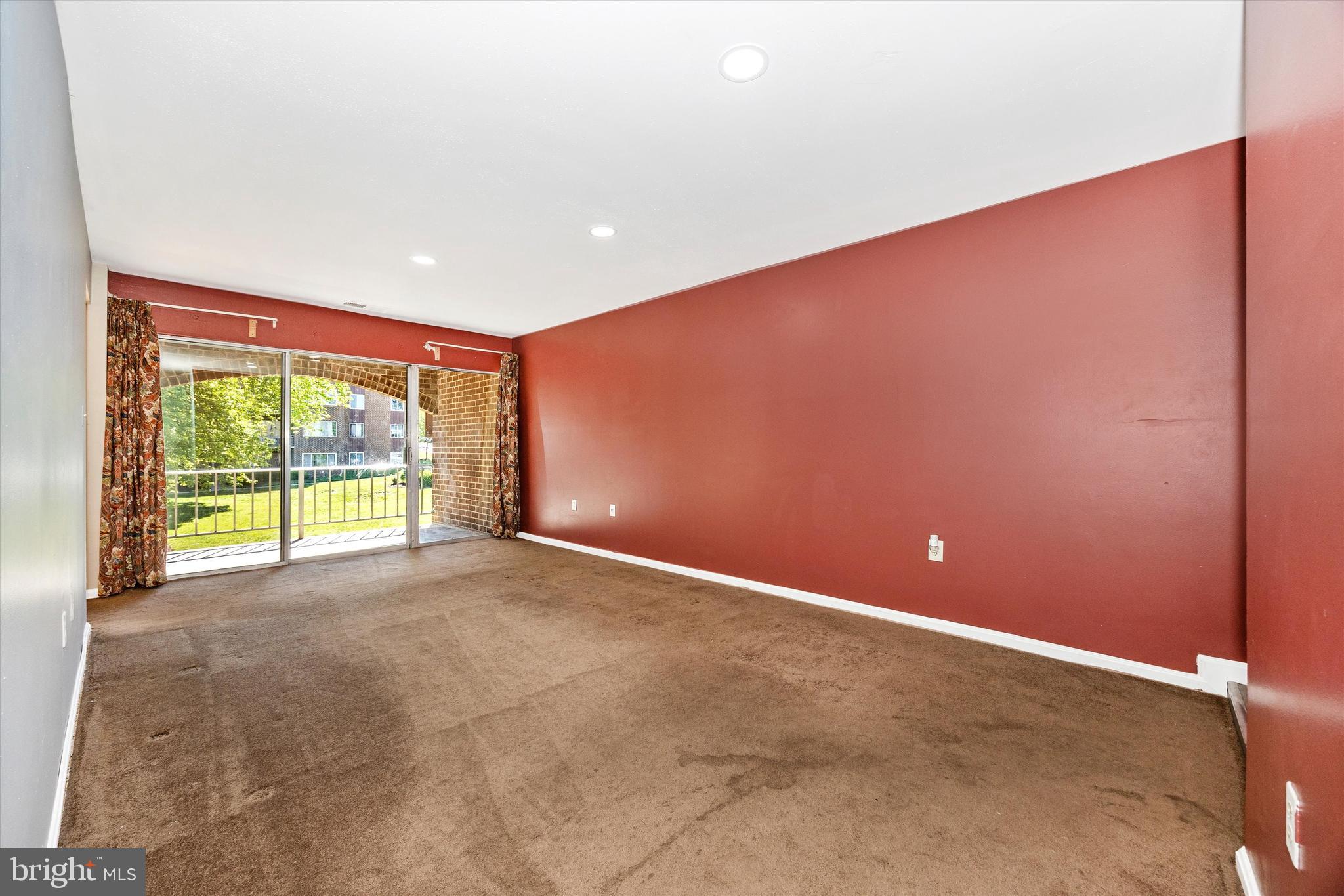 VILLA RIDGE CONDOMINIUM - Residential