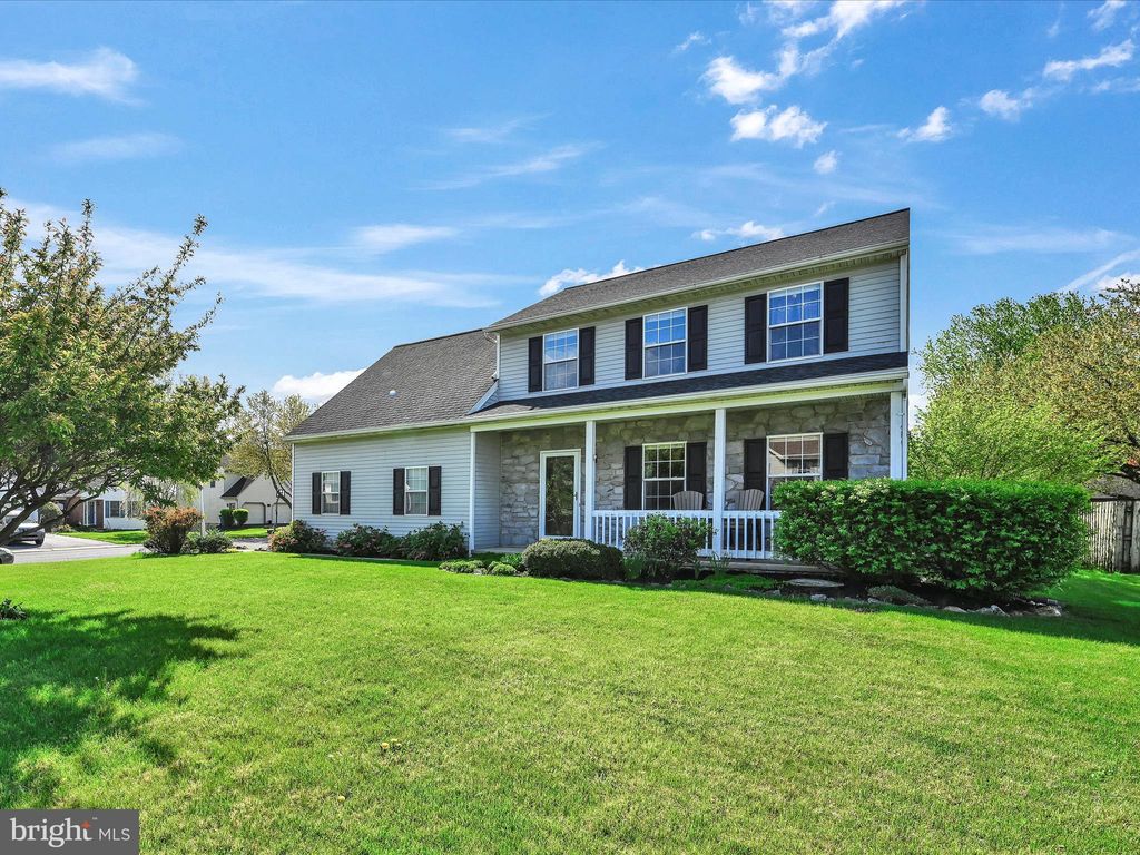 Photo of 22 Baldwin Drive, Lancaster, PA 17602 (MLS # PALA2049514)