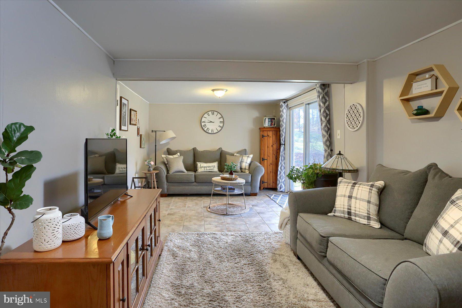 SKYLINE VIEW - Residential