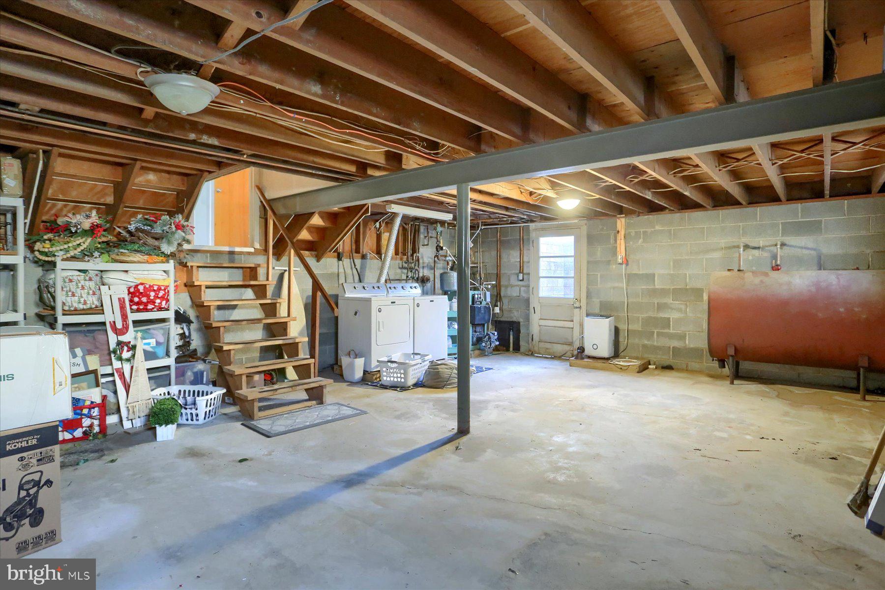 SKYLINE VIEW - Residential