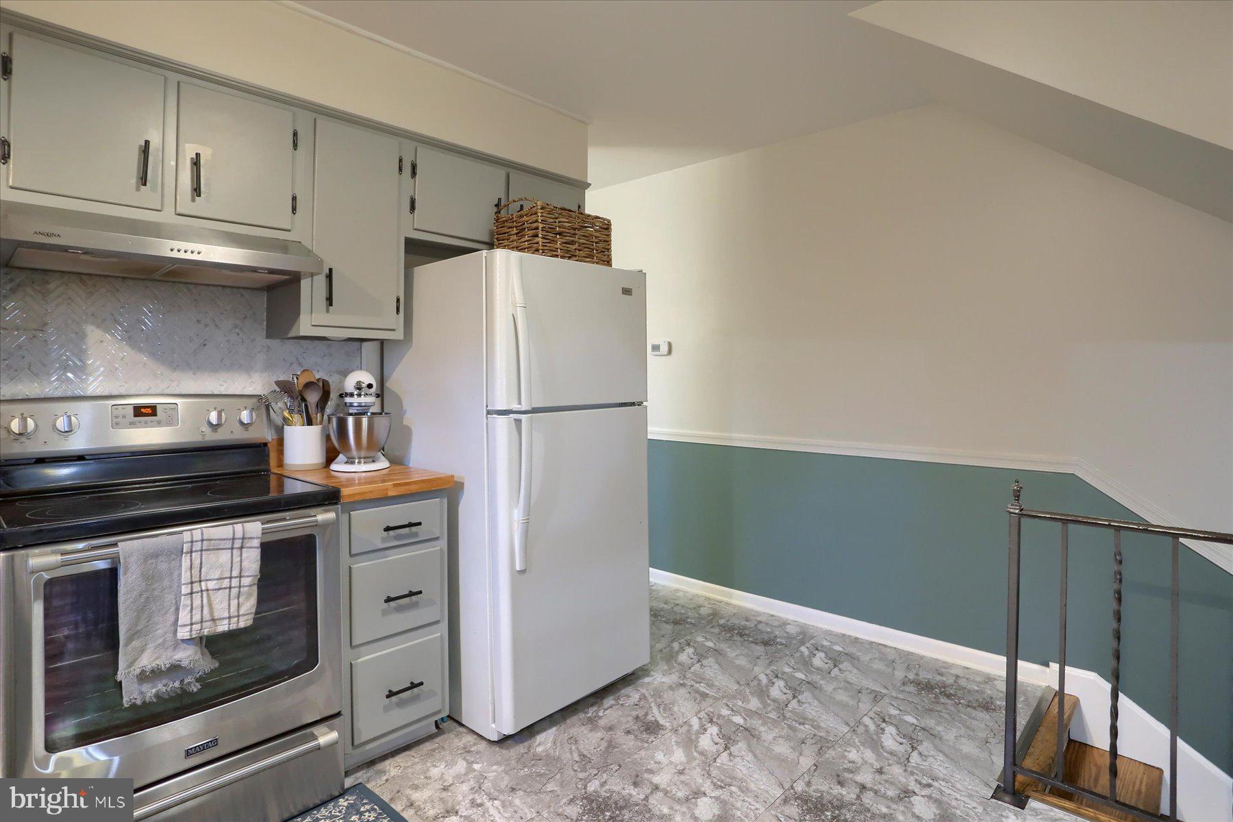 SKYLINE VIEW - Residential