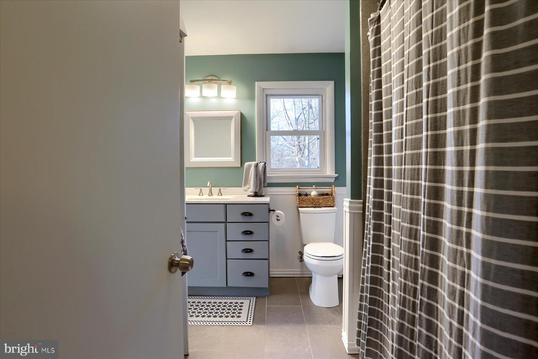 SKYLINE VIEW - Residential