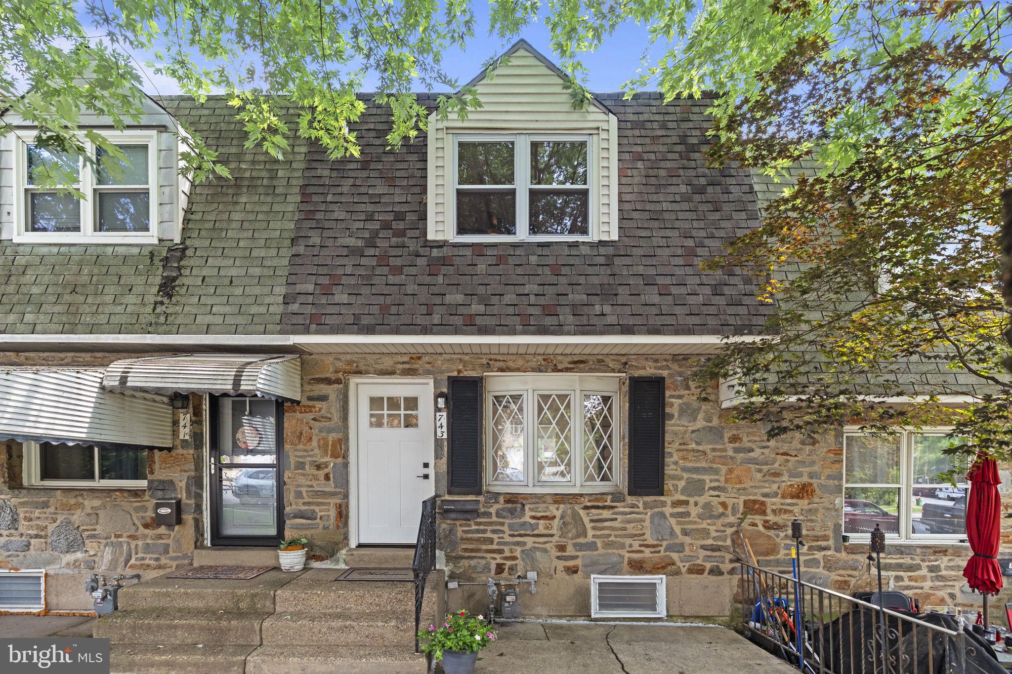 Welcome to 743 Windsor Circle in Folcroft! This affordable and newly renovated 3BR, 1BA townhome offers a combination of reasonable and a stylish living . Enjoy the charm and convenience of a front patio, ideal for relaxing and entertaining.
Step inside to discover a fresh and modern interior featuring a brand new kitchen, new flooring throughout, and new windows that fill the space with natural light. The updated hall bath and new lighting add to the home's contemporary feel, while the new entry door and drywall enhance its appeal.
The partially finished basement provides extra space for your enjoyment and/or storage needs. Additional features include laundry, central air and an attached garage with a door opener adding convenience to your daily routine.
Located on a quiet, tree-lined street, this home is just minutes from the scenic John Heinz Wildlife Refuge, the Philadelphia airport, and major roadways, making it an ideal location for both tranquility and accessibility.
Don't miss the opportunity to make this beautifully updated home yours - schedule a showing today!