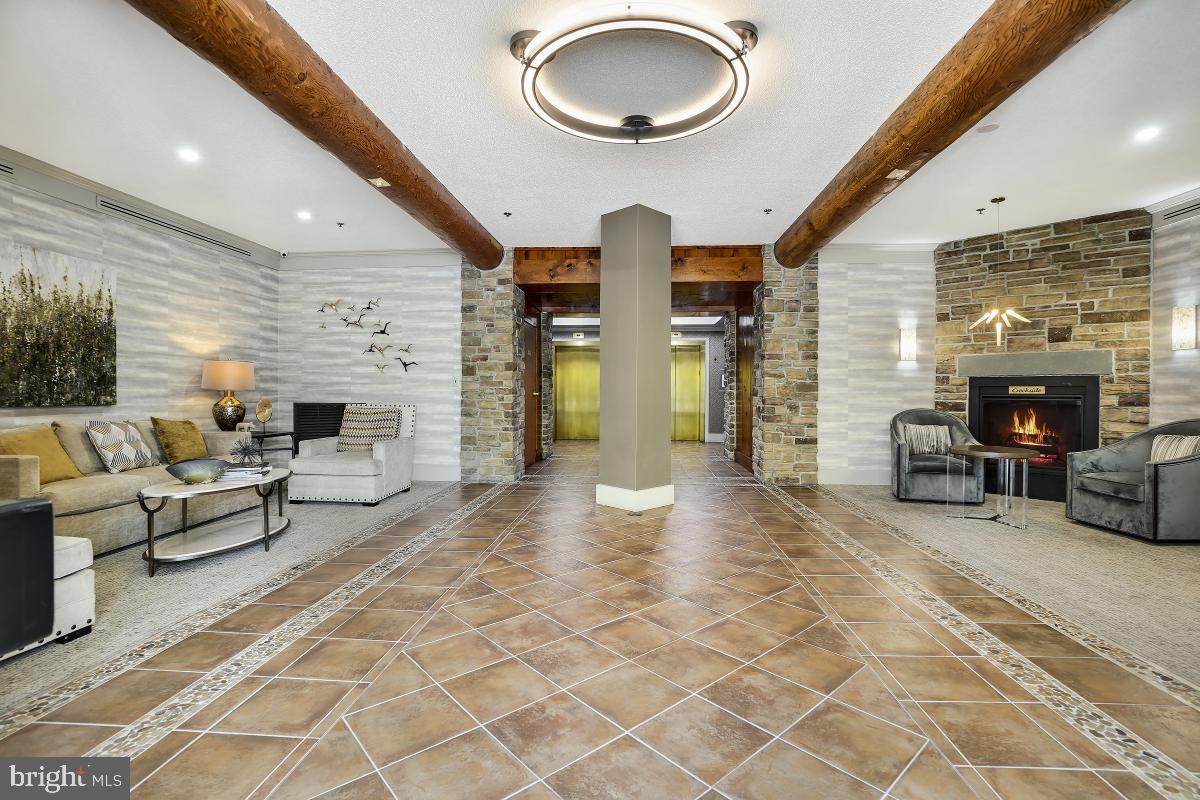 CREEKSIDE AT LEISURE WORLD - Residential