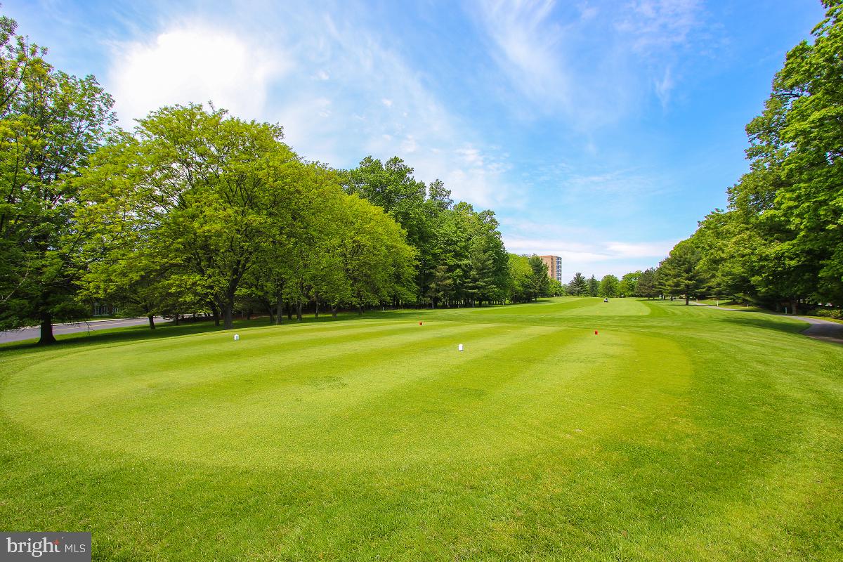 CREEKSIDE AT LEISURE WORLD - Residential