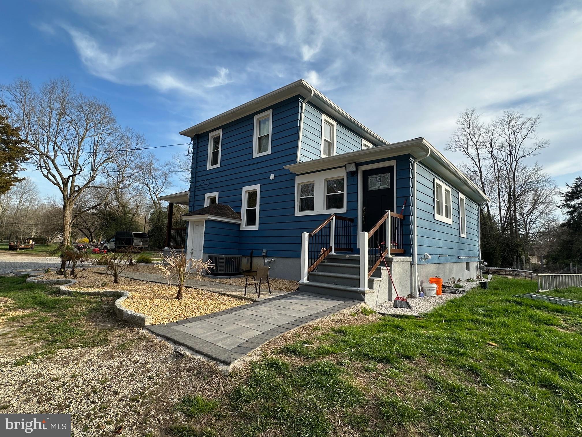 548 N LINCOLN AVENUE