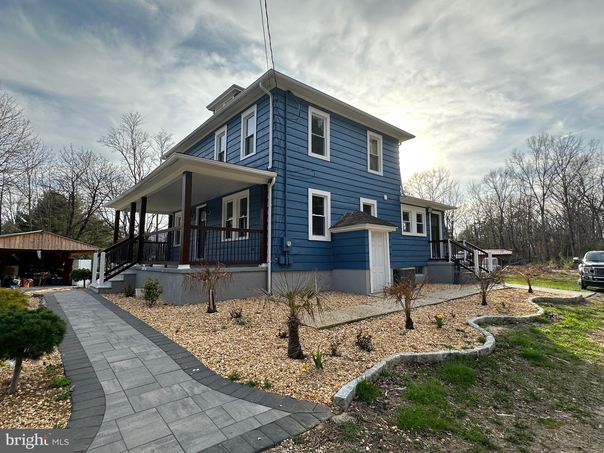548 N LINCOLN AVENUE