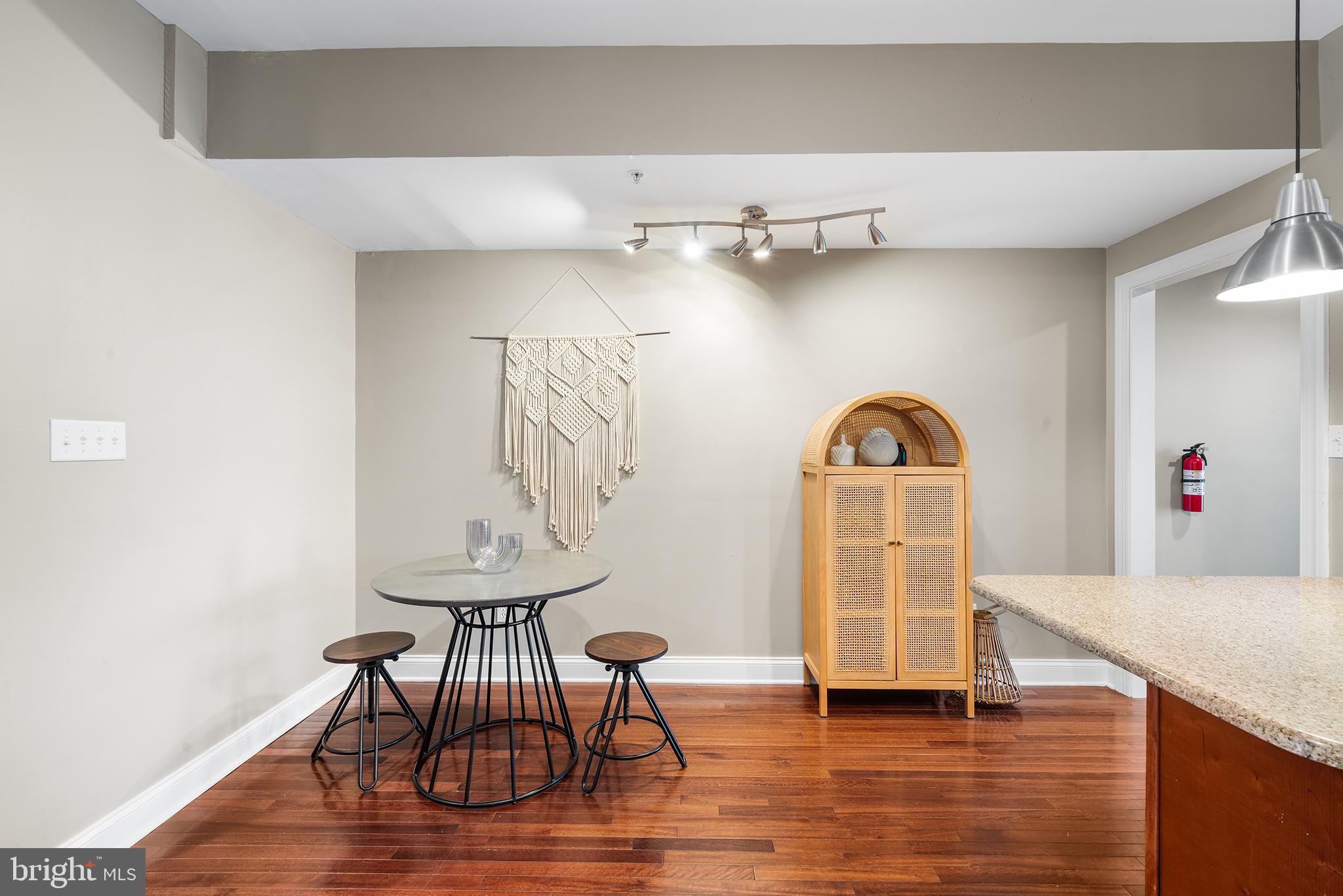 ART MUSEUM AREA - Residential