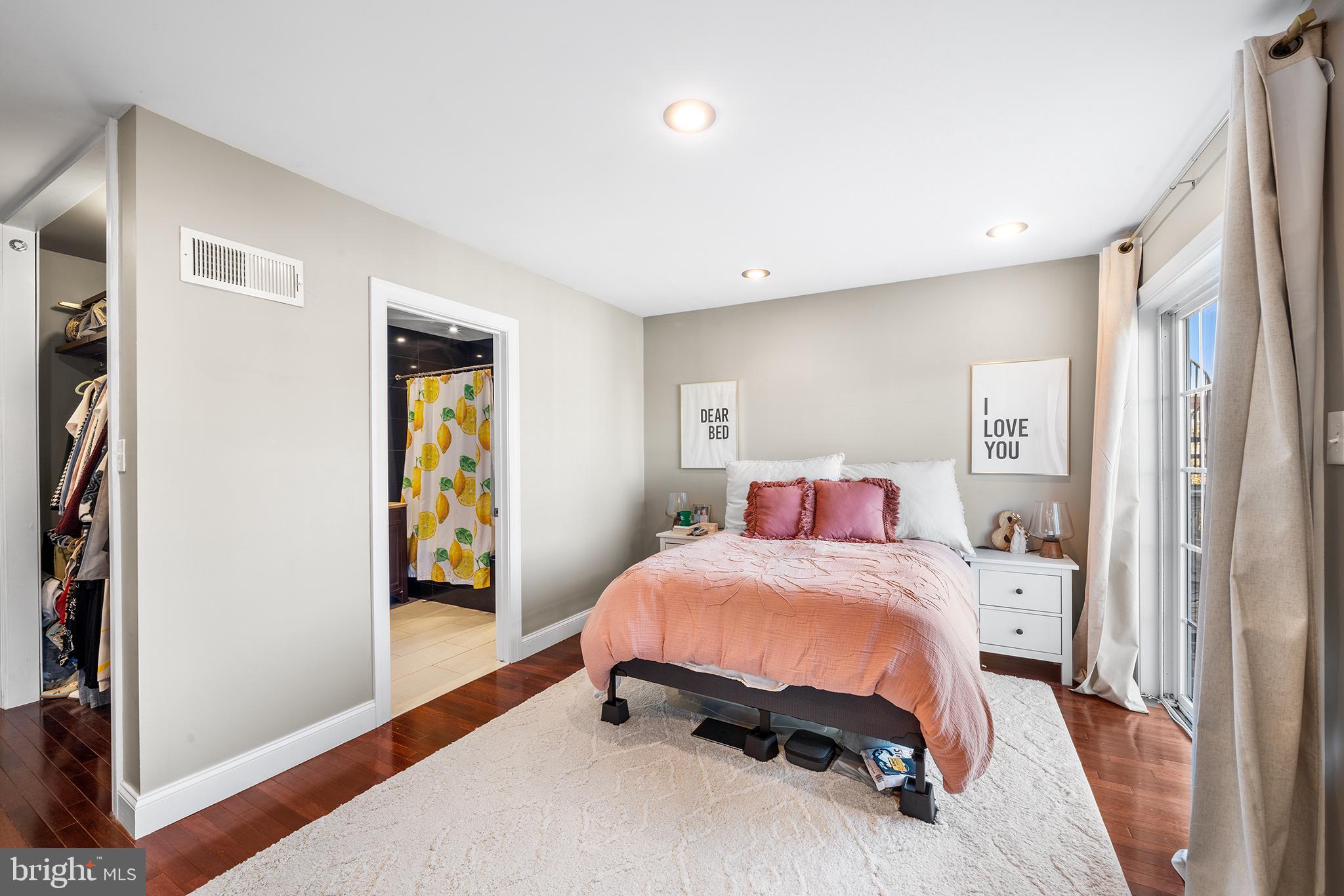 ART MUSEUM AREA - Residential