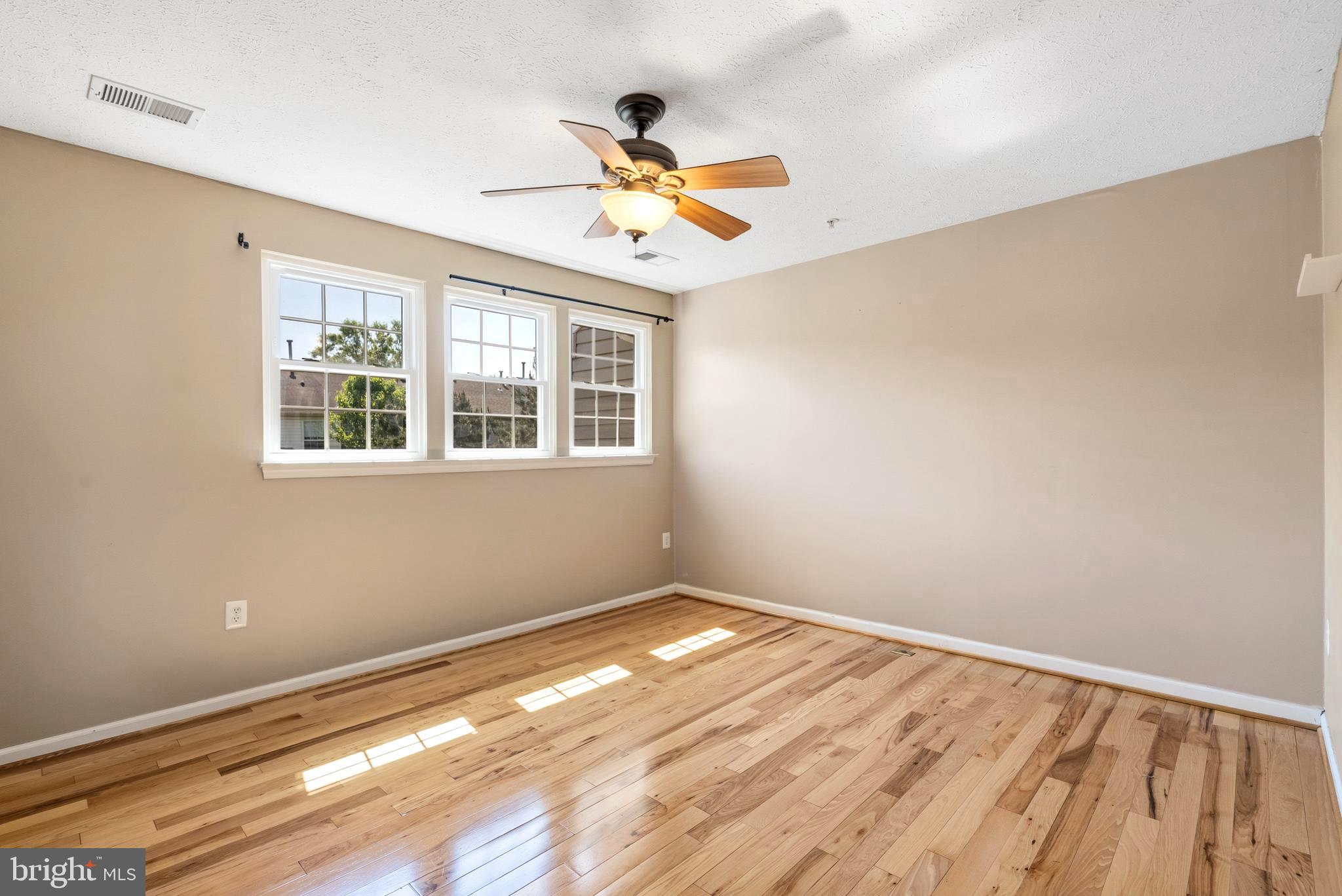 SEVEN OAKS - Residential