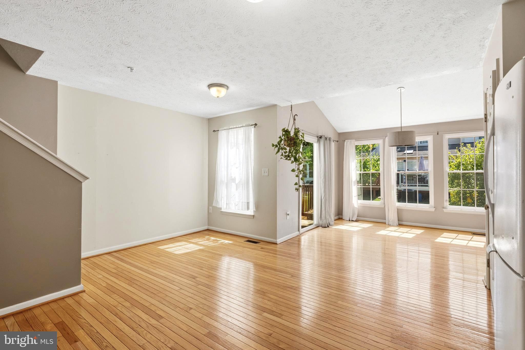 SEVEN OAKS - Residential