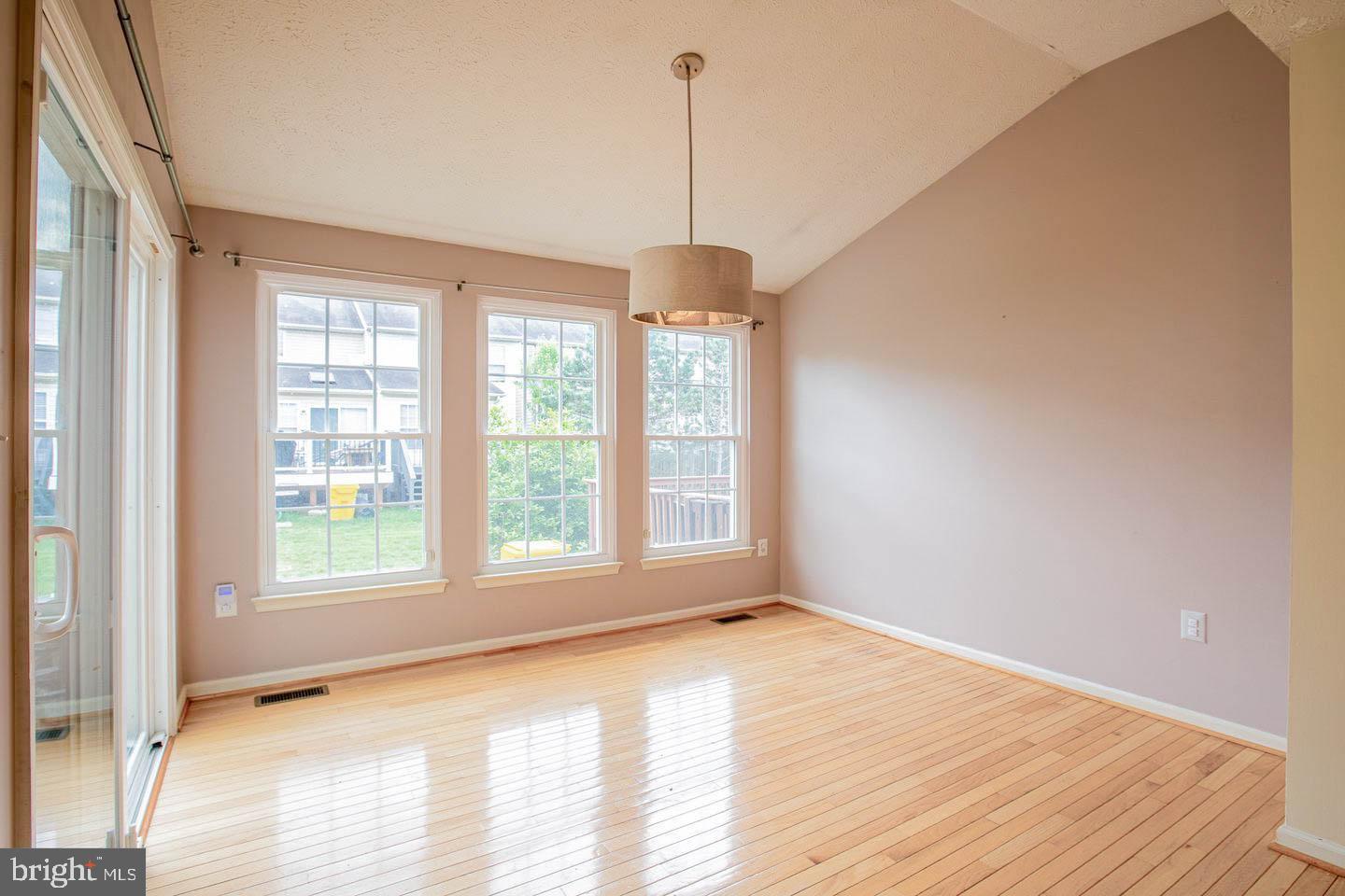 SEVEN OAKS - Residential