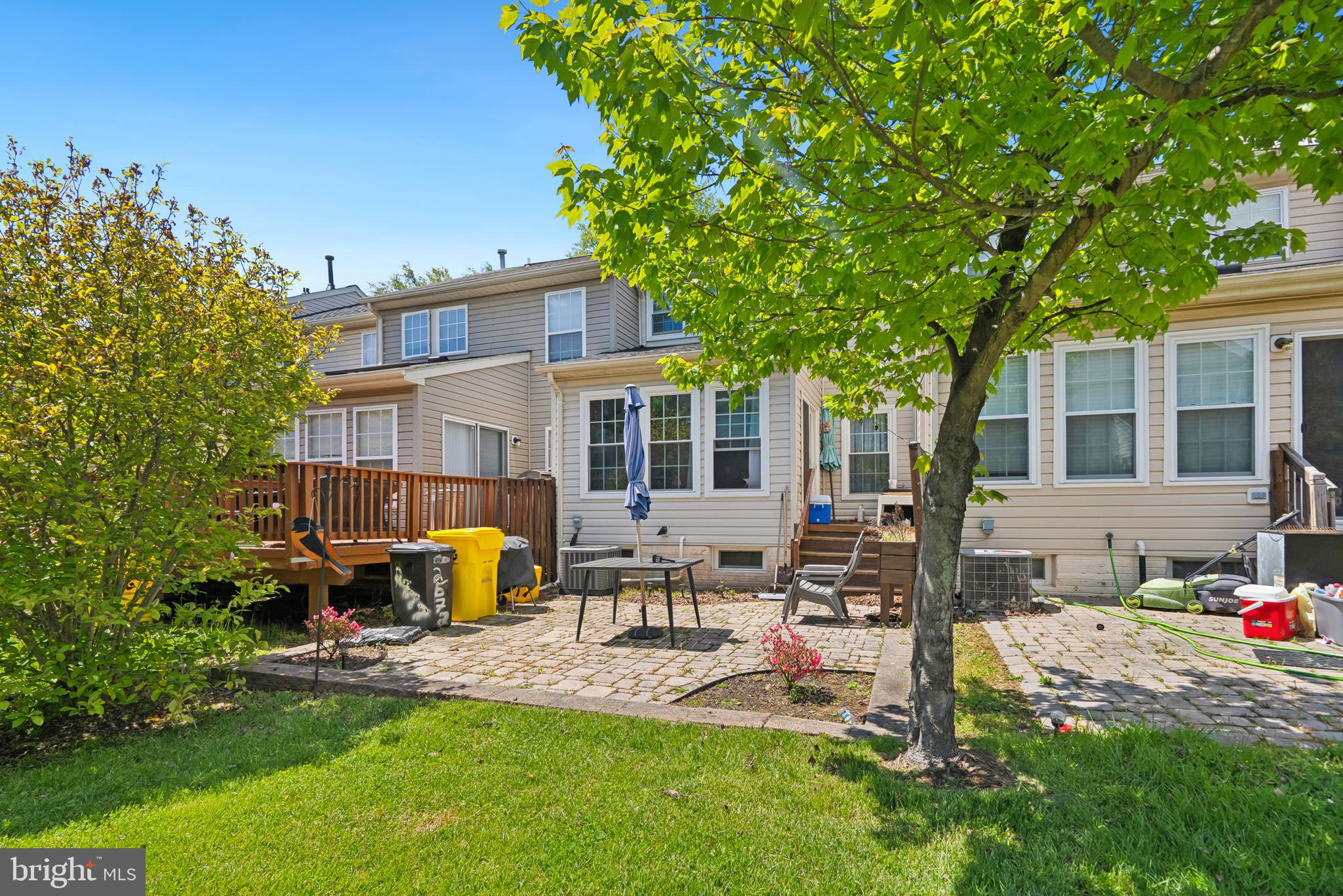 SEVEN OAKS - Residential
