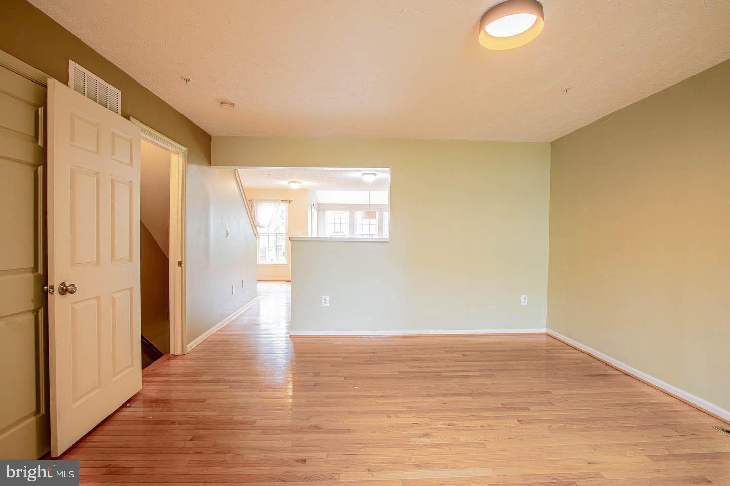 SEVEN OAKS - Residential