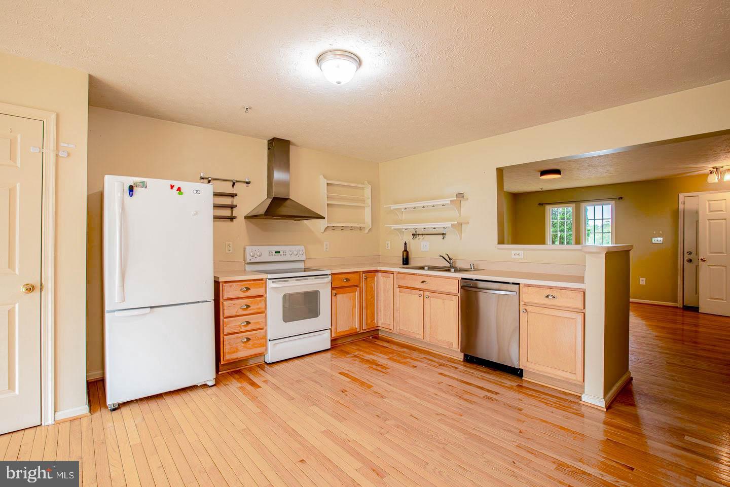 SEVEN OAKS - Residential