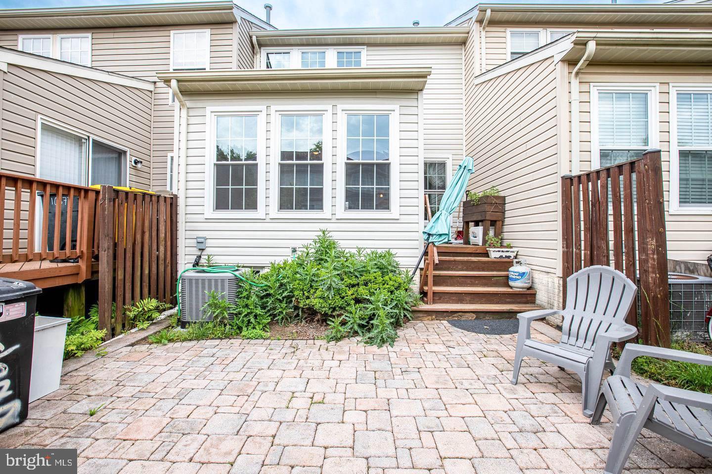 SEVEN OAKS - Residential