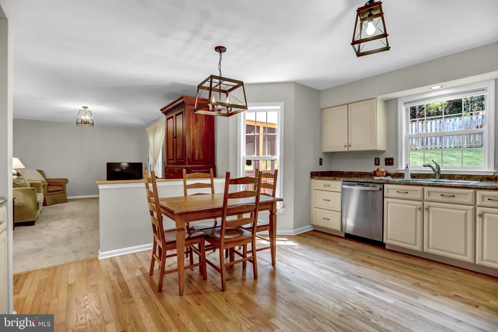 Lutherville Timonium, Maryland 21093, United States, 4 Bedrooms Bedrooms, ,4 BathroomsBathrooms,Residential,Active,191872