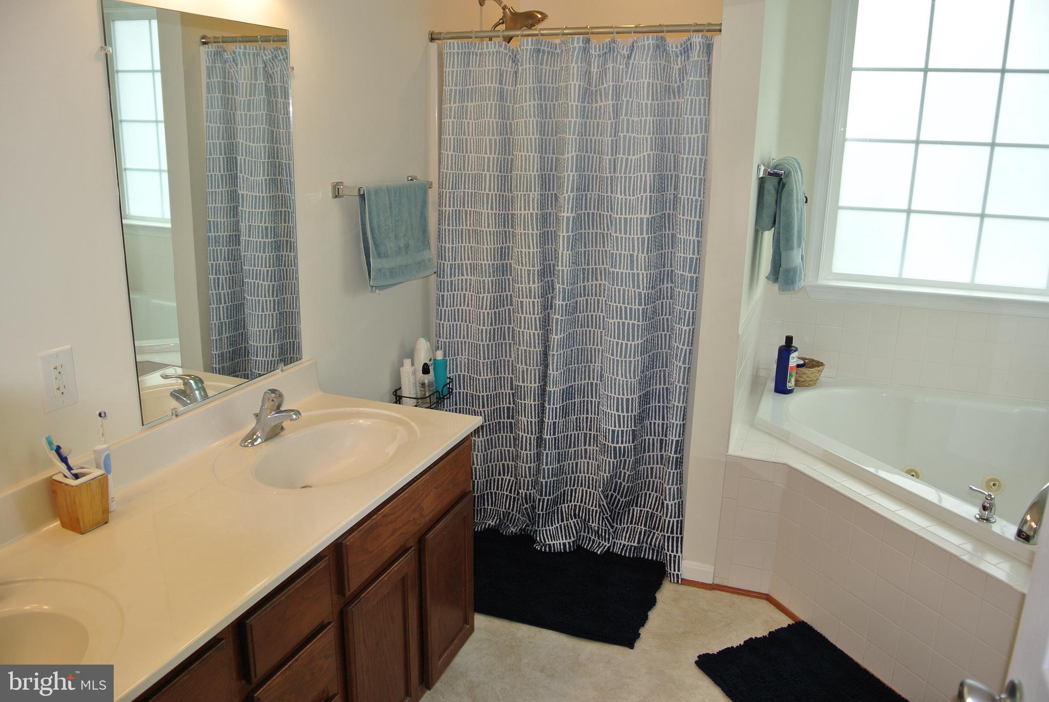 MARTINS CROSSING - Residential