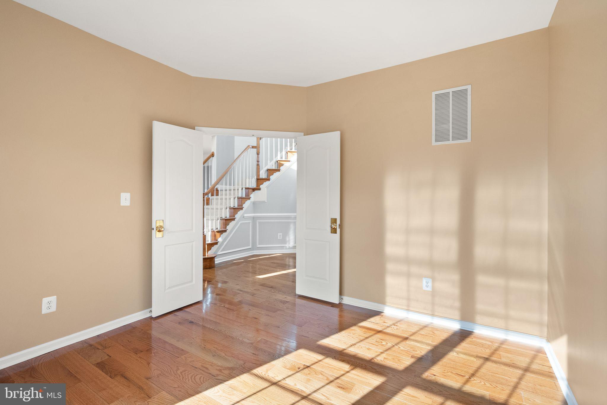 SOUTH RIDING - Residential