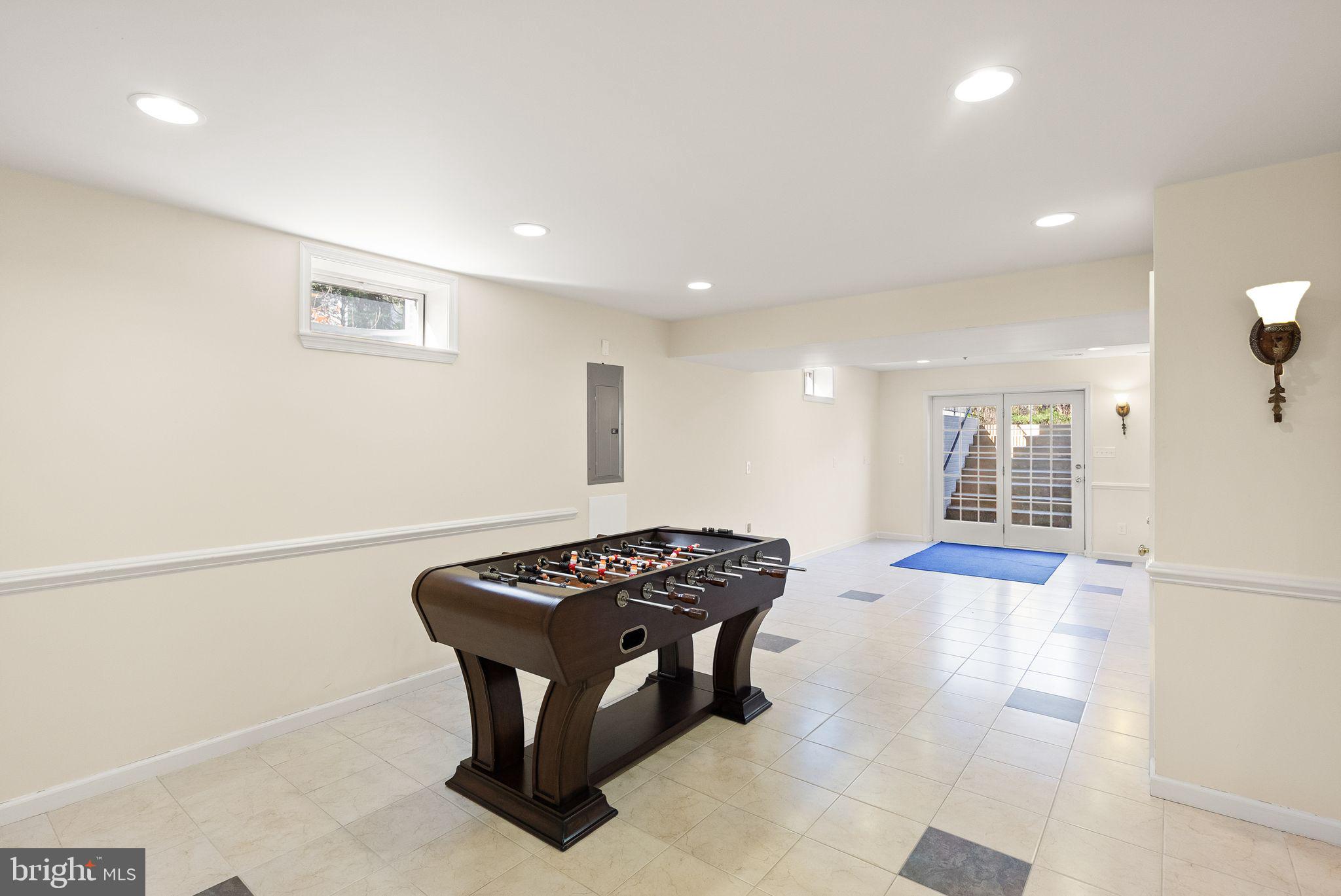 SOUTH RIDING - Residential