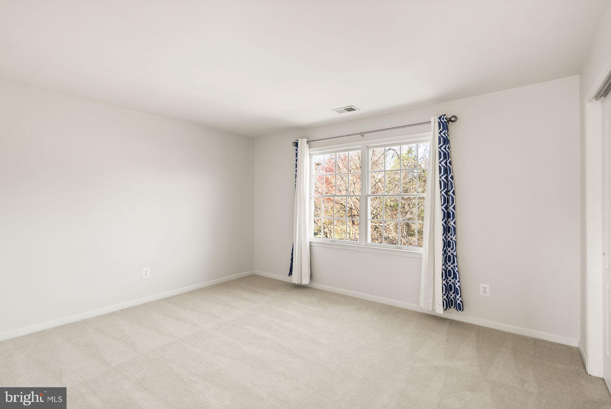 SOUTH RIDING - Residential