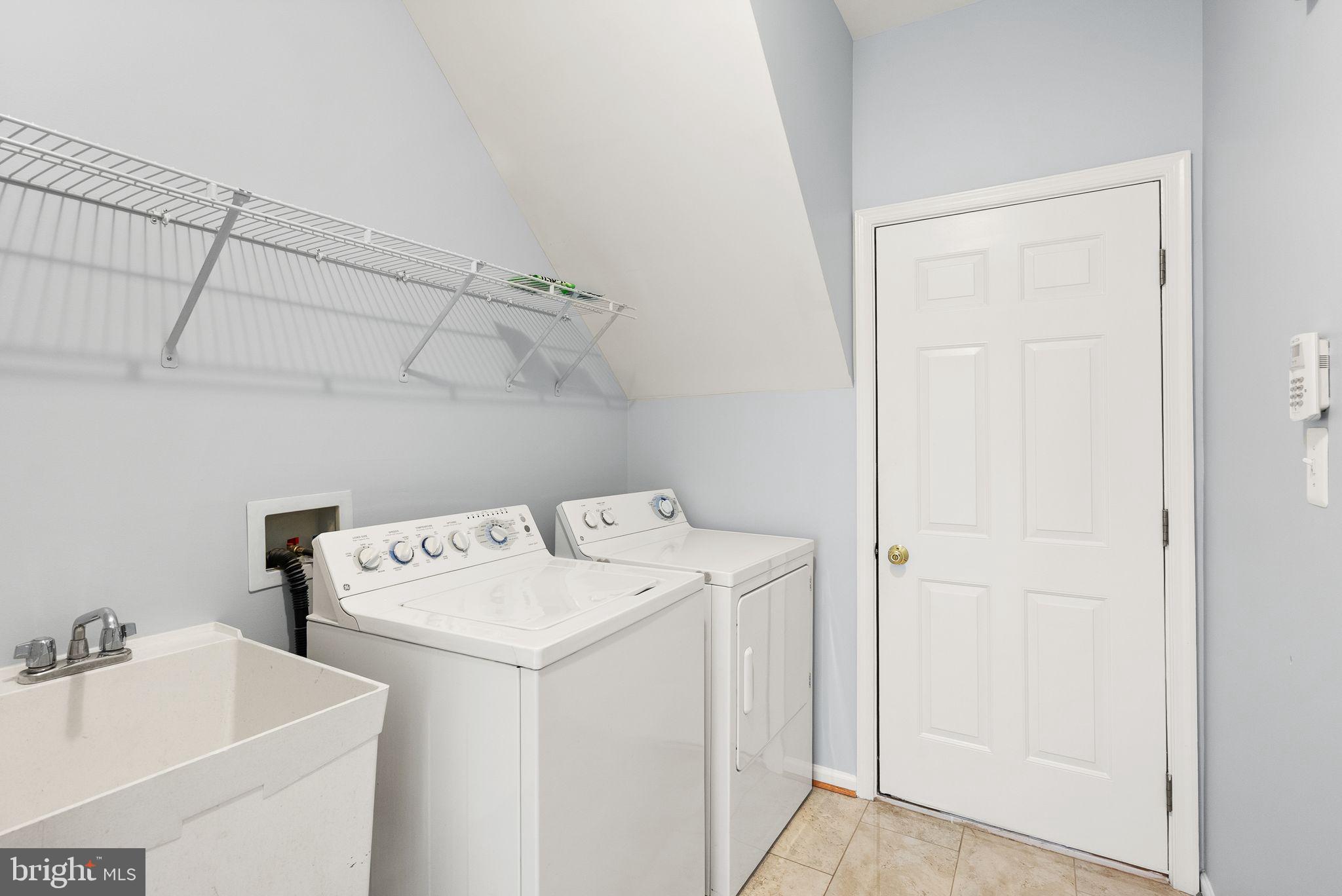 SOUTH RIDING - Residential