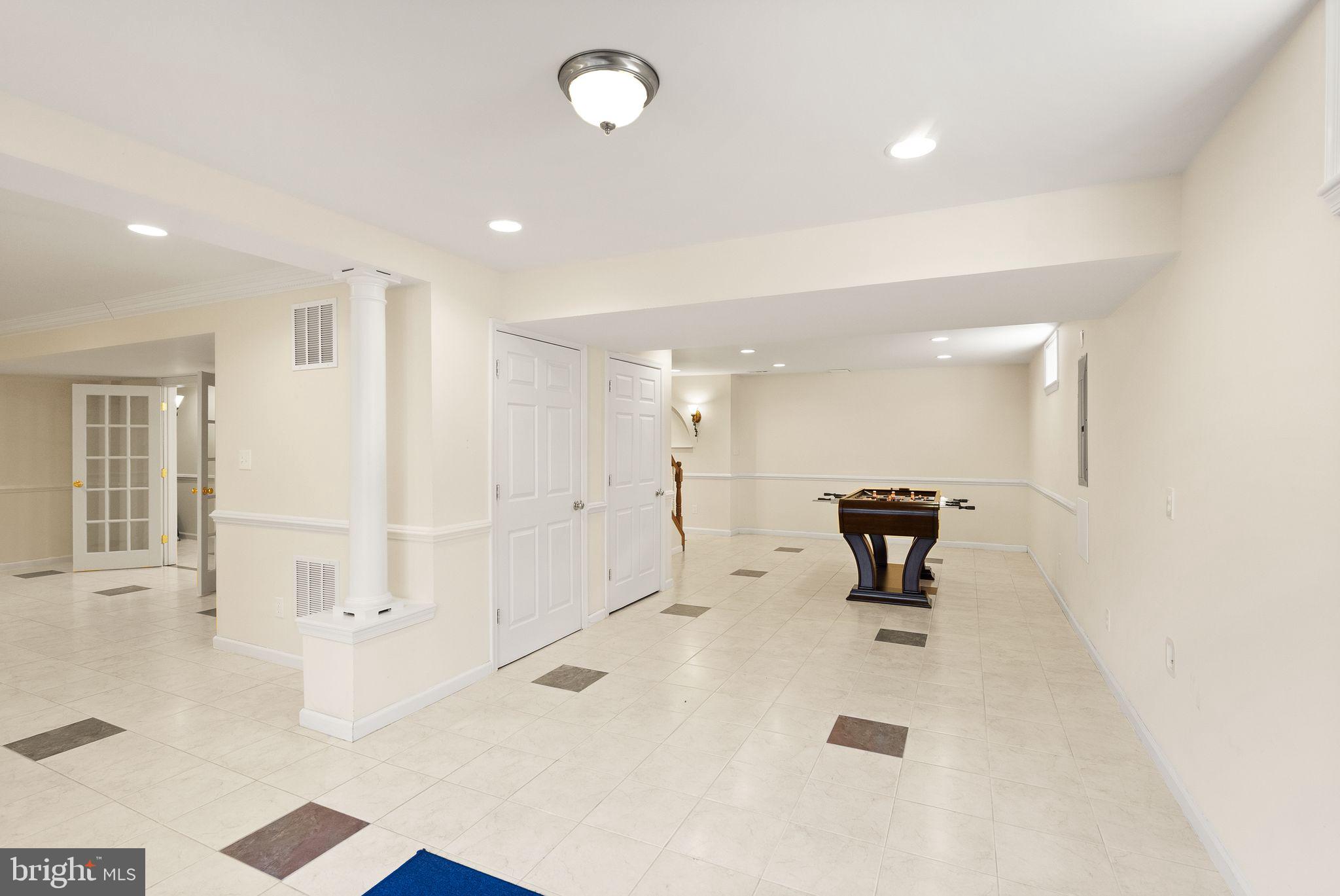 SOUTH RIDING - Residential