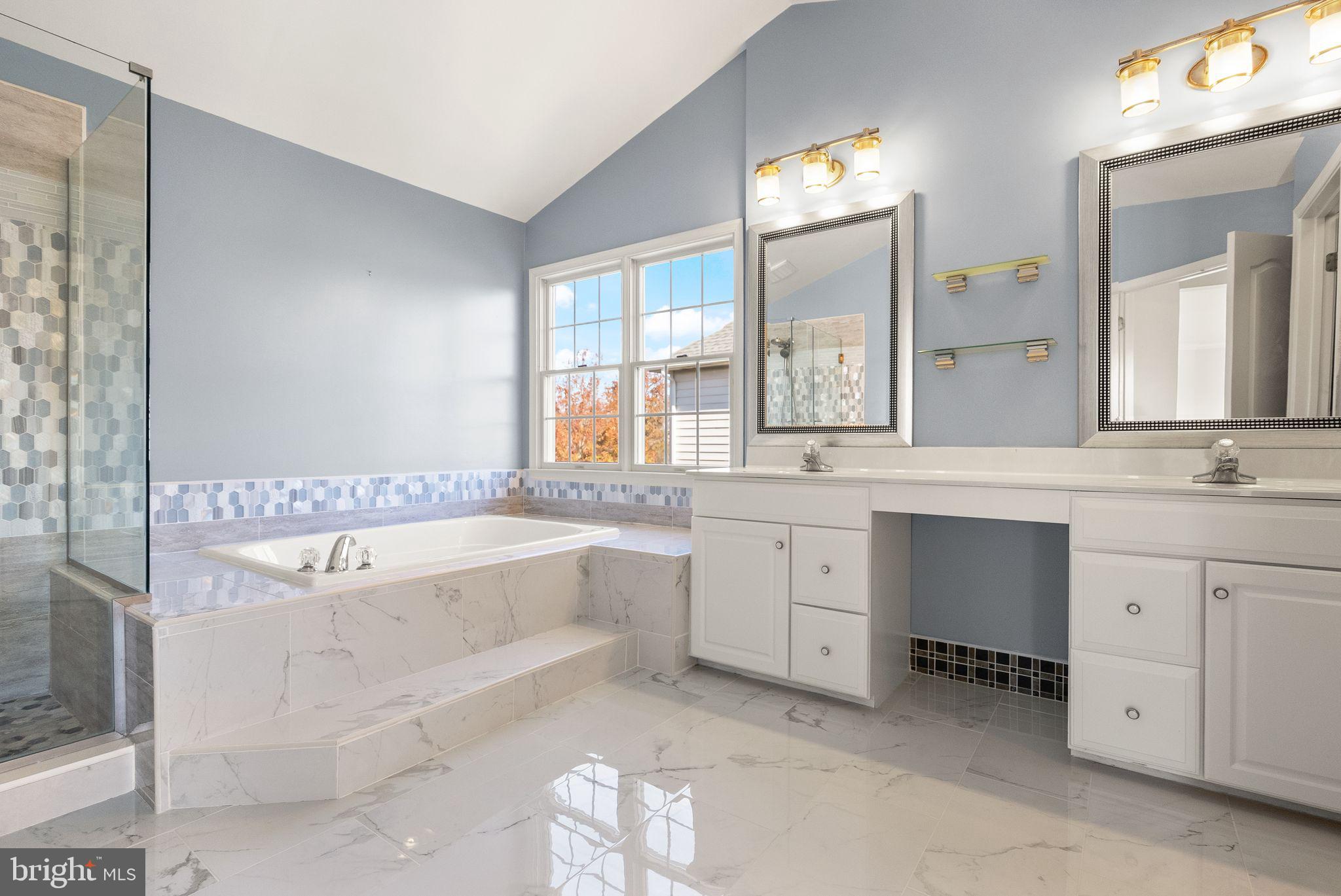 SOUTH RIDING - Residential