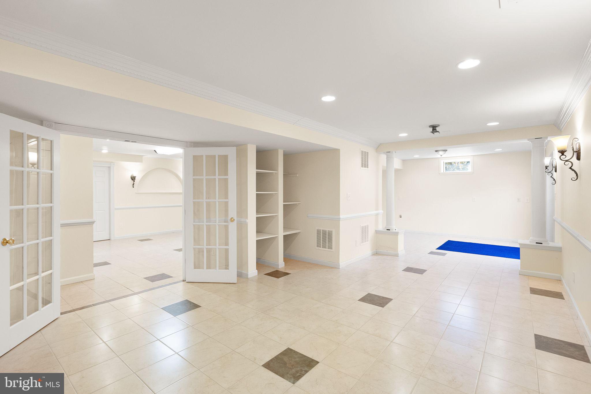 SOUTH RIDING - Residential