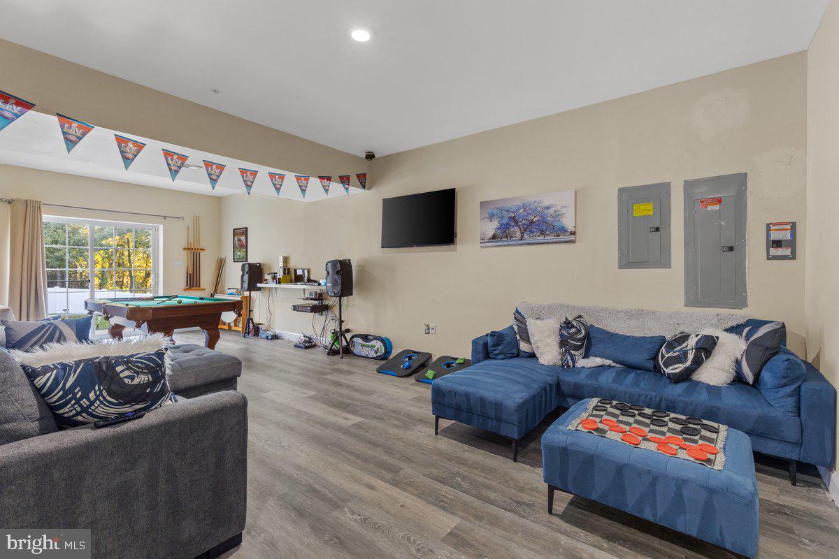 ARAGONA VILLAGE - Residential