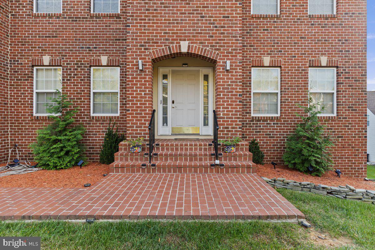 ARAGONA VILLAGE - Residential