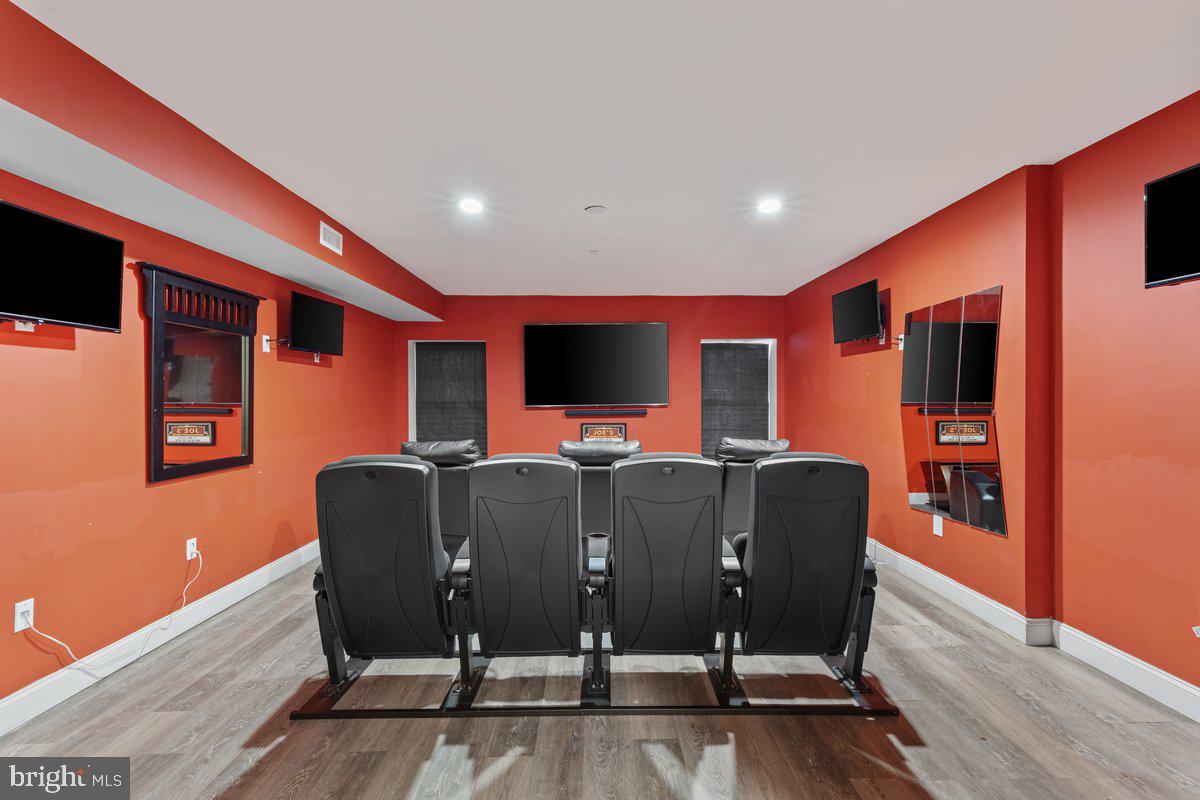 ARAGONA VILLAGE - Residential