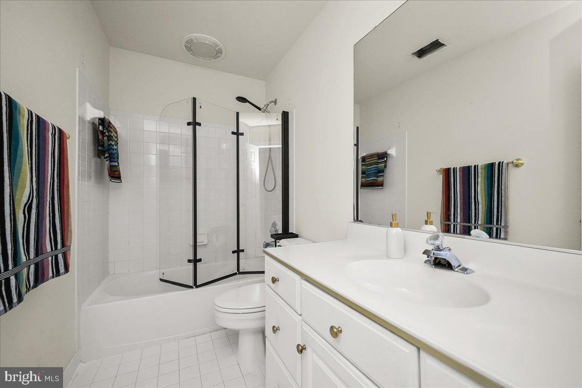 LLEWELLYN FIELDS - Residential