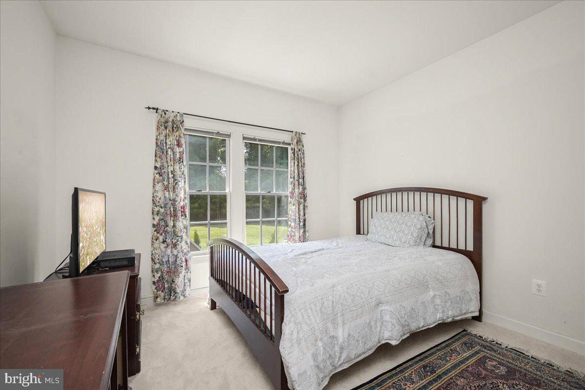 LLEWELLYN FIELDS - Residential