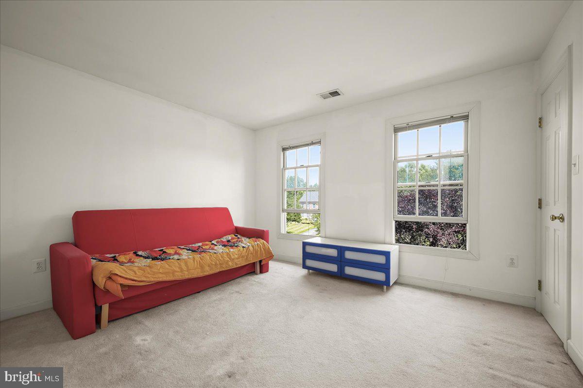 LLEWELLYN FIELDS - Residential