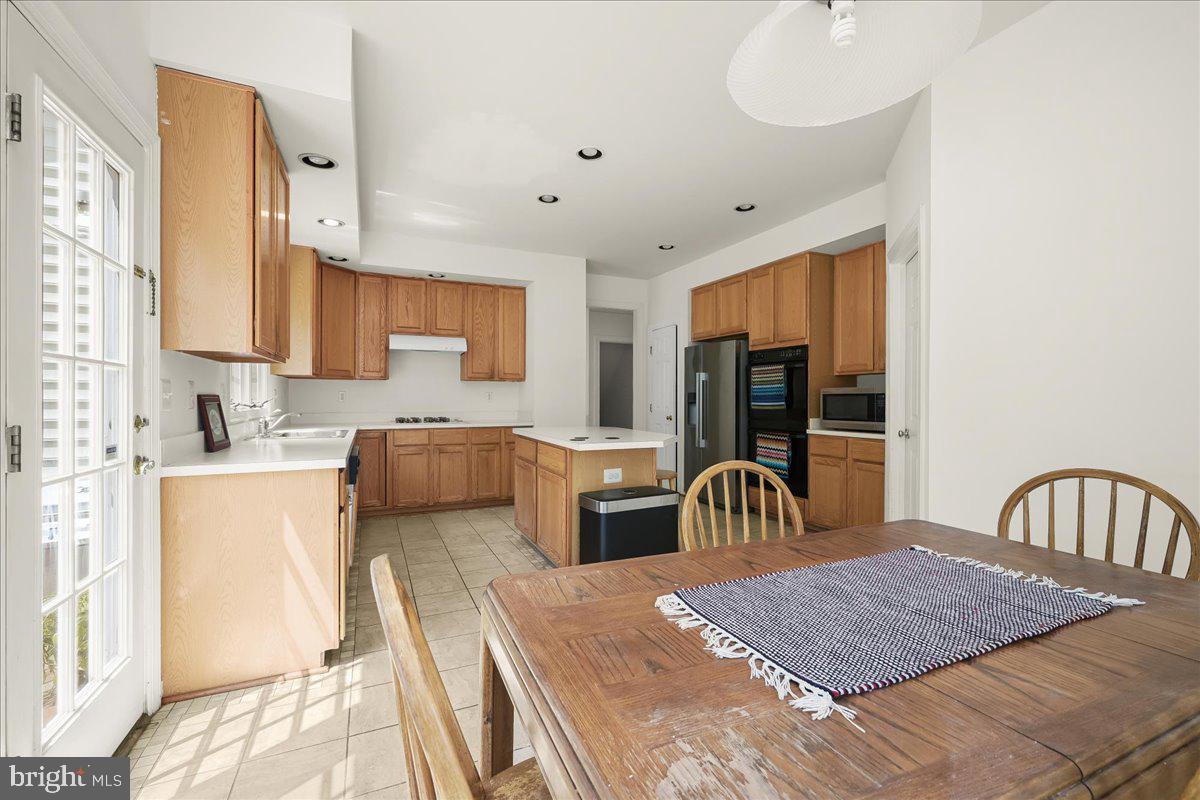 LLEWELLYN FIELDS - Residential