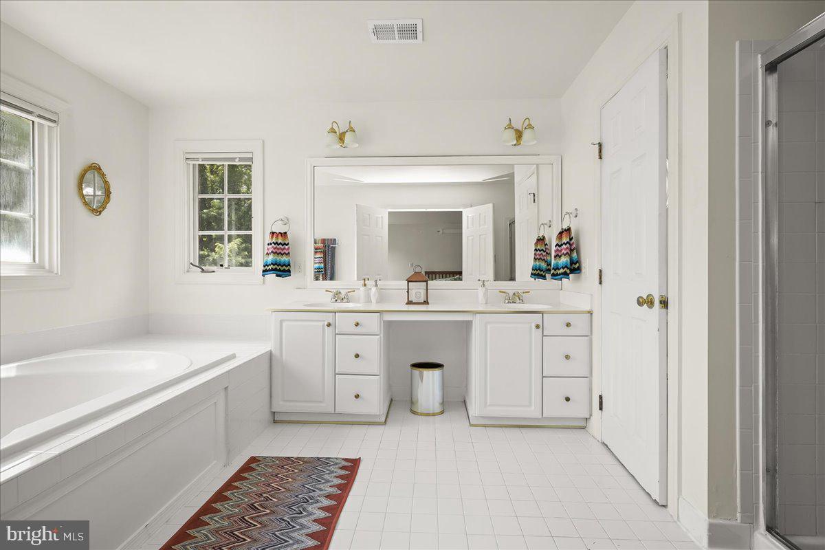 LLEWELLYN FIELDS - Residential