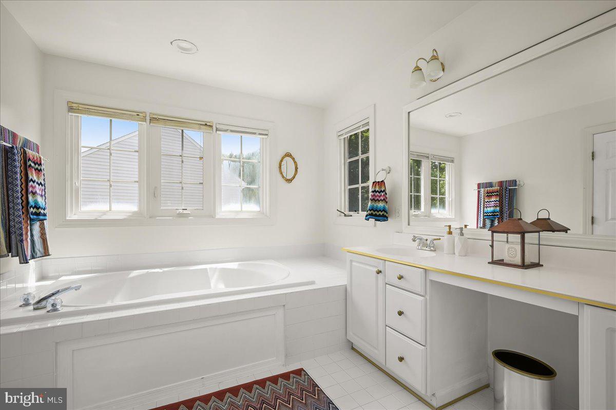 LLEWELLYN FIELDS - Residential