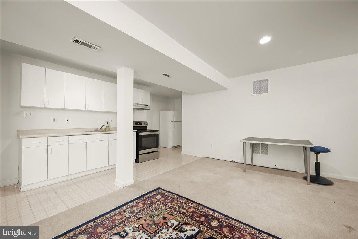 LLEWELLYN FIELDS - Residential