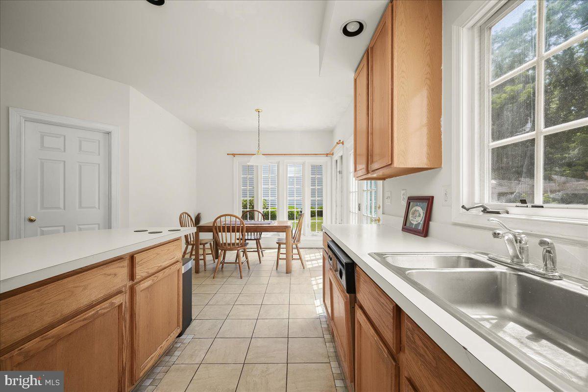 LLEWELLYN FIELDS - Residential