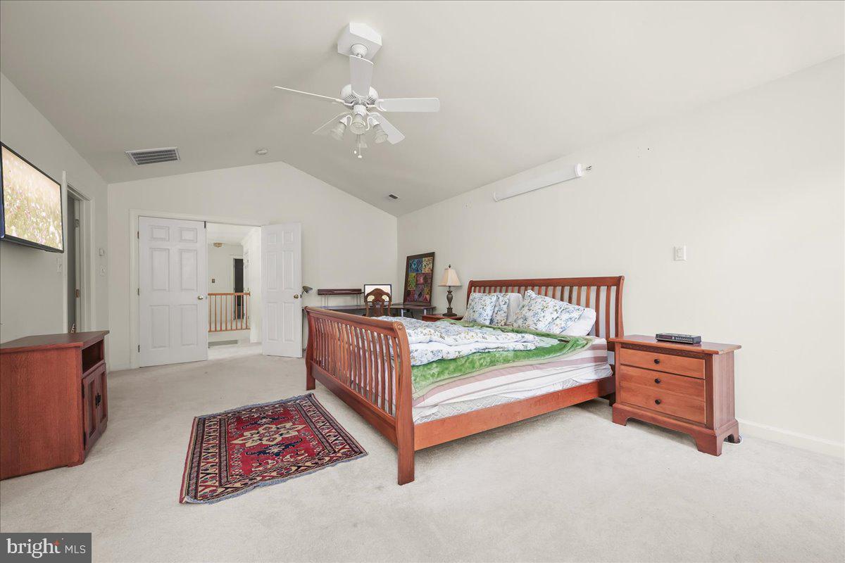 LLEWELLYN FIELDS - Residential