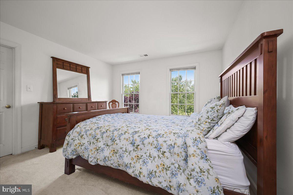 LLEWELLYN FIELDS - Residential