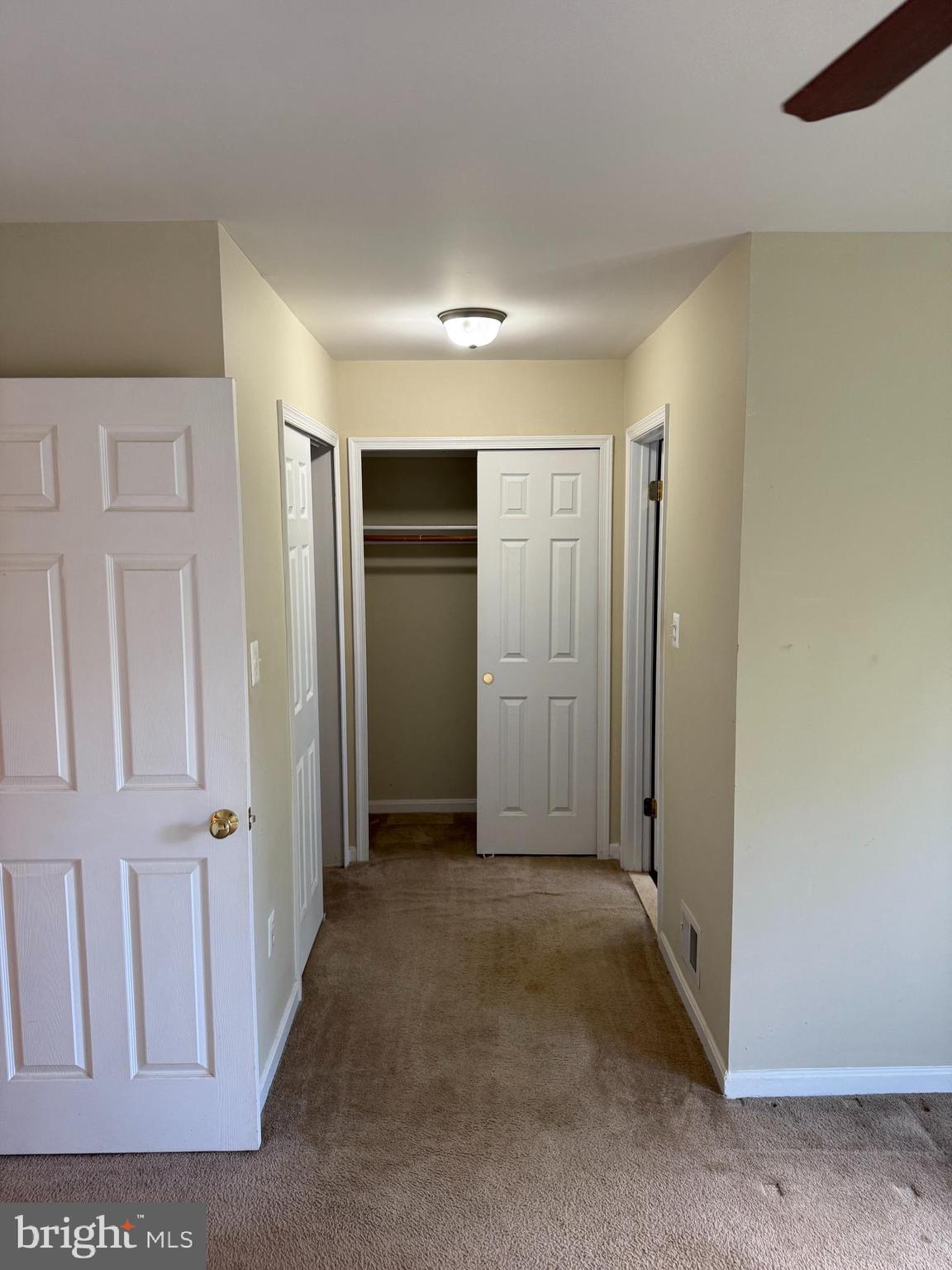 LEE MANOR - Residential