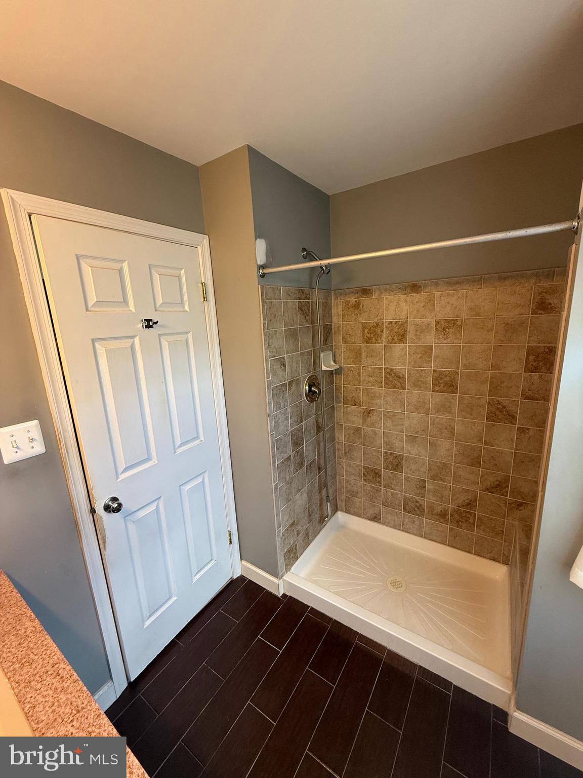 LEE MANOR - Residential