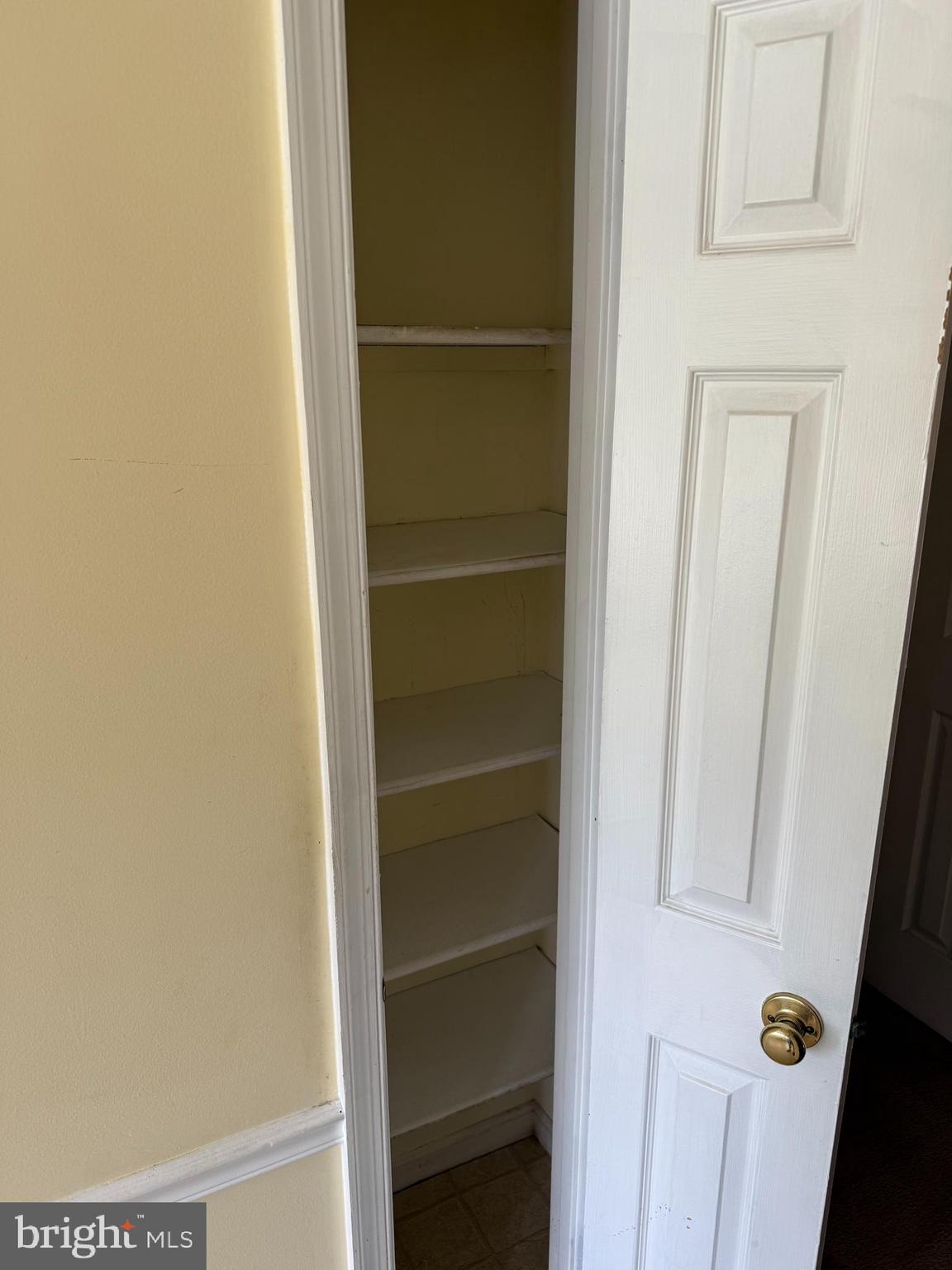 LEE MANOR - Residential