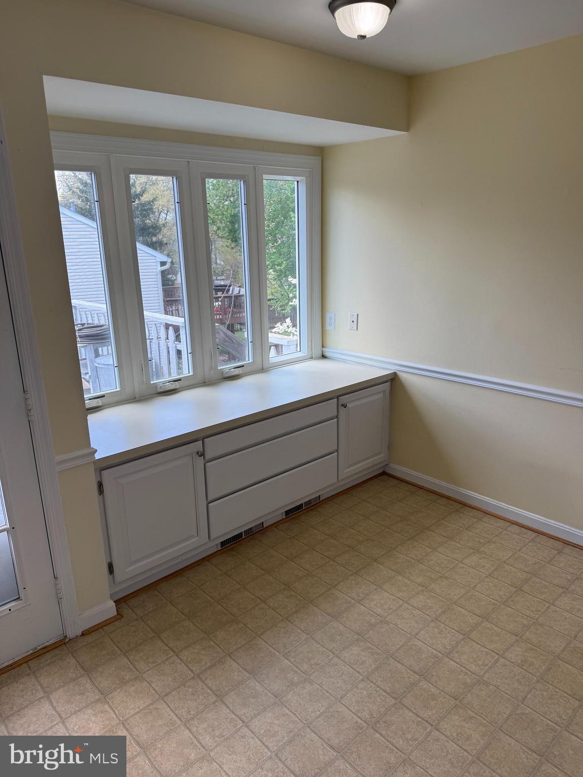 LEE MANOR - Residential