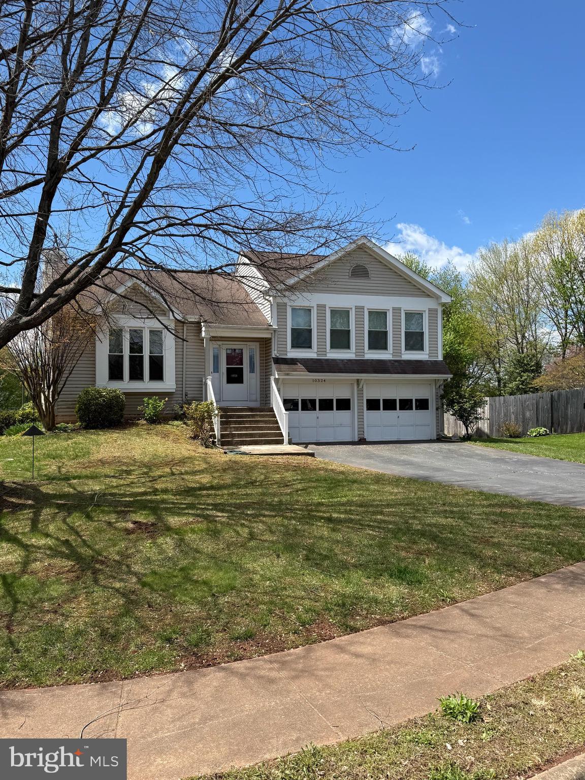 LEE MANOR - Residential