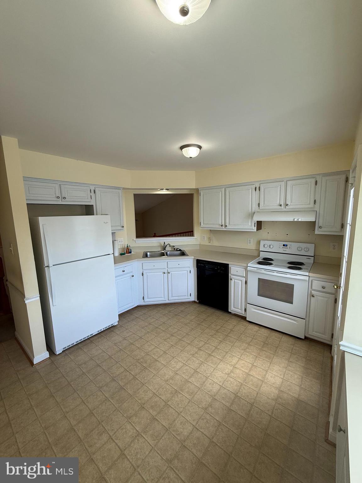 LEE MANOR - Residential